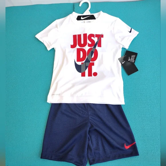 NIKE DRI-FIT Boy's Just Do It - T-Shirt & Shorts 2 Piece Set White Blue Size 6 - Picture 2 of 9